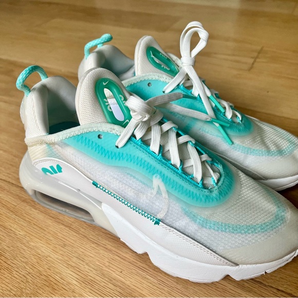 Nike Air Max 2090 Aurora Green Men's Women’s Boy’s - Picture 2 of 6